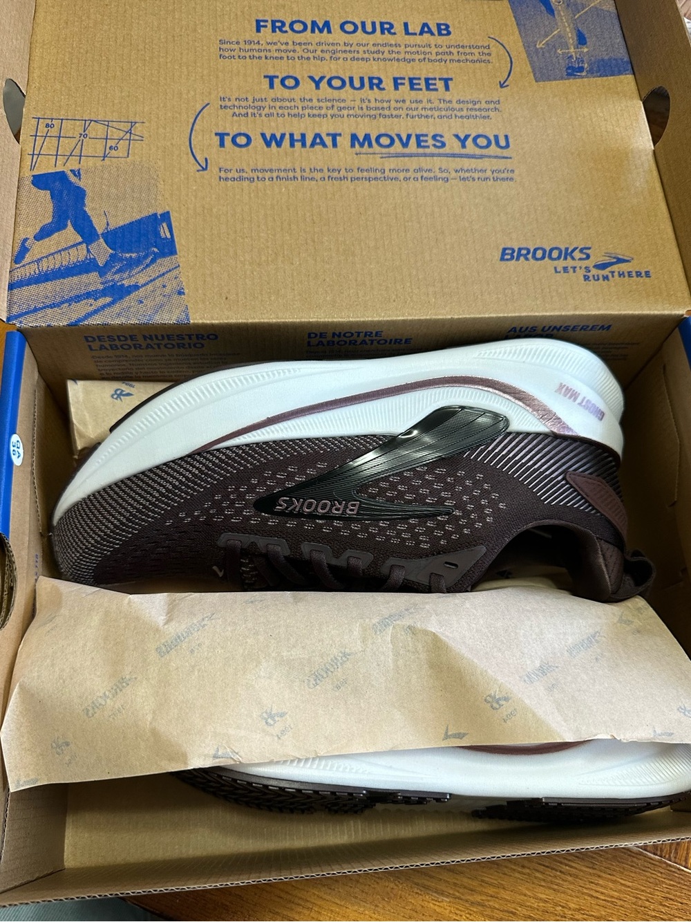 BROOKS GHOST MAX 4 brand new